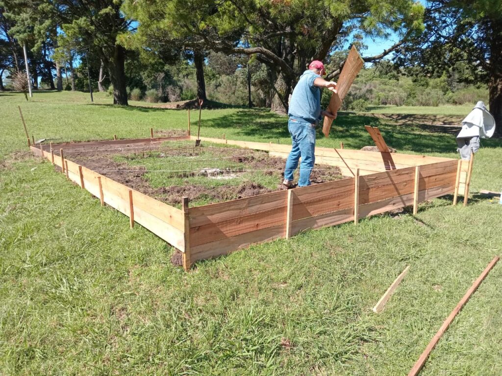 SE CONSTRUYE CANCHA DE TENIS DE MESA