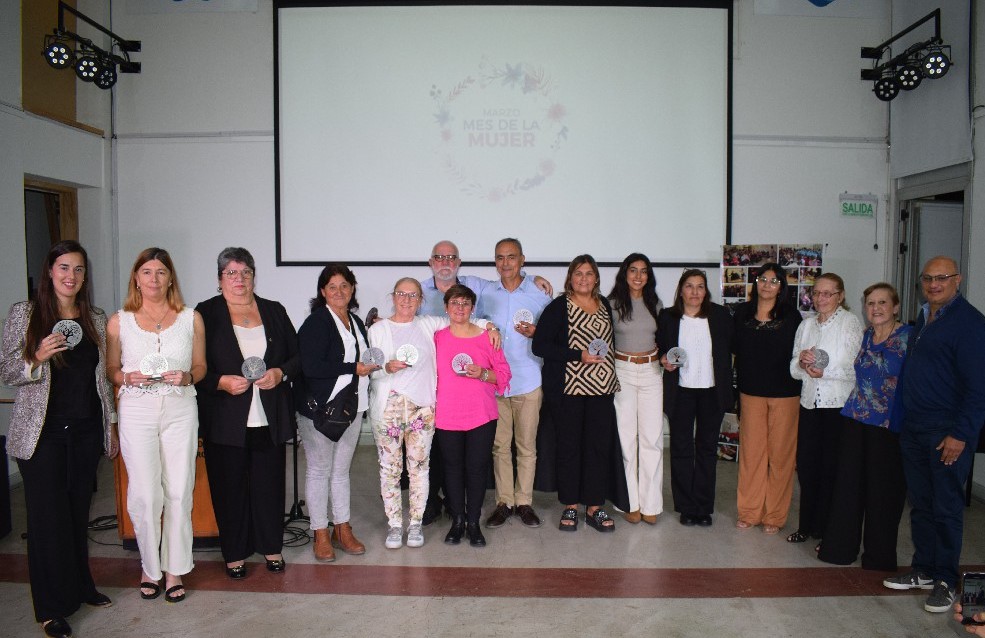 EMOTIVA PRIMERA EDICIÓN DE LOS RECONOCIMIENTOS “LILIANA CHARAFEDIN”
