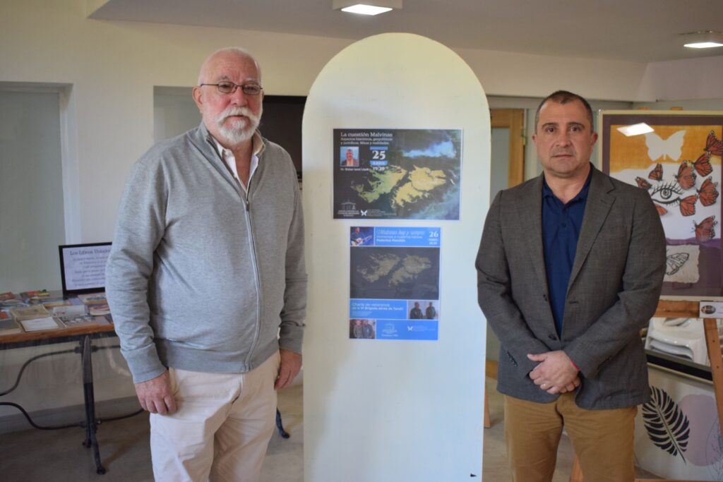 PRESENTARON CHARLAS Y ESPECTÁCULO MUSICAL POR CAUSA MALVINAS