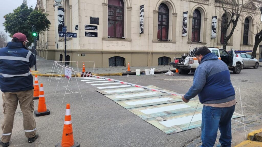 REPINTADO DE SENDAS PEATONALES EN 17 Y 18