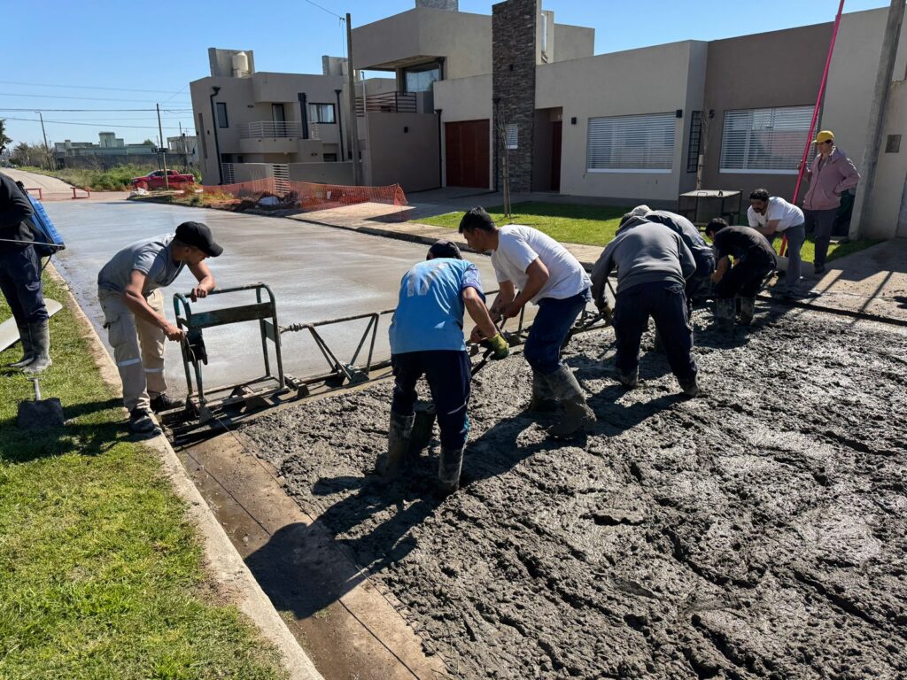AVANZAN LAS OBRAS DE MEJORA VIAL EN DISTINTOS PUNTOS DE LA CIUDAD