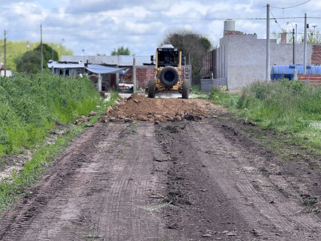 TRABAJOS DE MEJORAMIENTO DE CALLES EN DISTINTOS SECTORES DE LA CIUDAD
