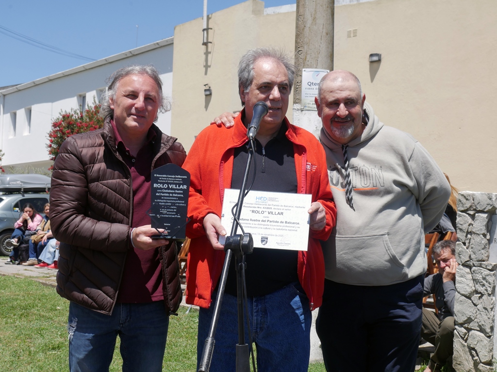LOS PINOS CELEBRÓ SU 125º ANIVERSARIO CON RECONOCIMIENTOS Y GRAN PARTICIPACIÓN POPULAR
