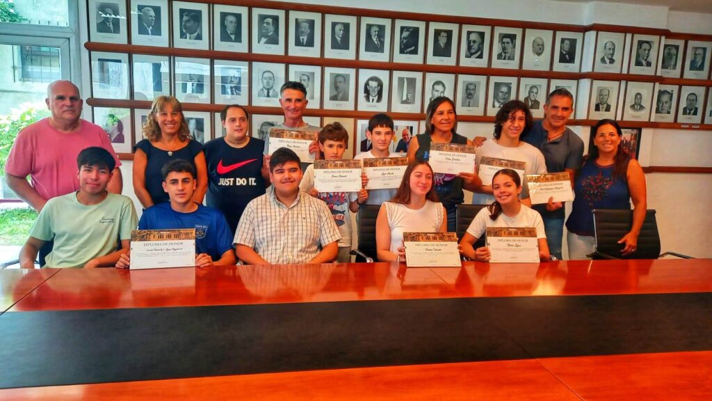 EL INTENDENTE SALUDÓ Y FELICITÓ A DEPORTISTAS DESTACADOS