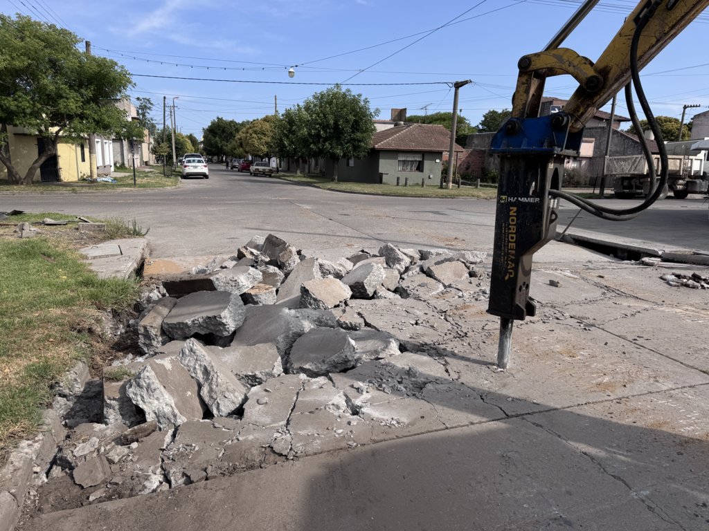 RECONSTRUCCIÓN DE PAVIMENTO EN 33 Y 22: TRÁNSITO INTERRUMPIDO POR UNA SEMANA