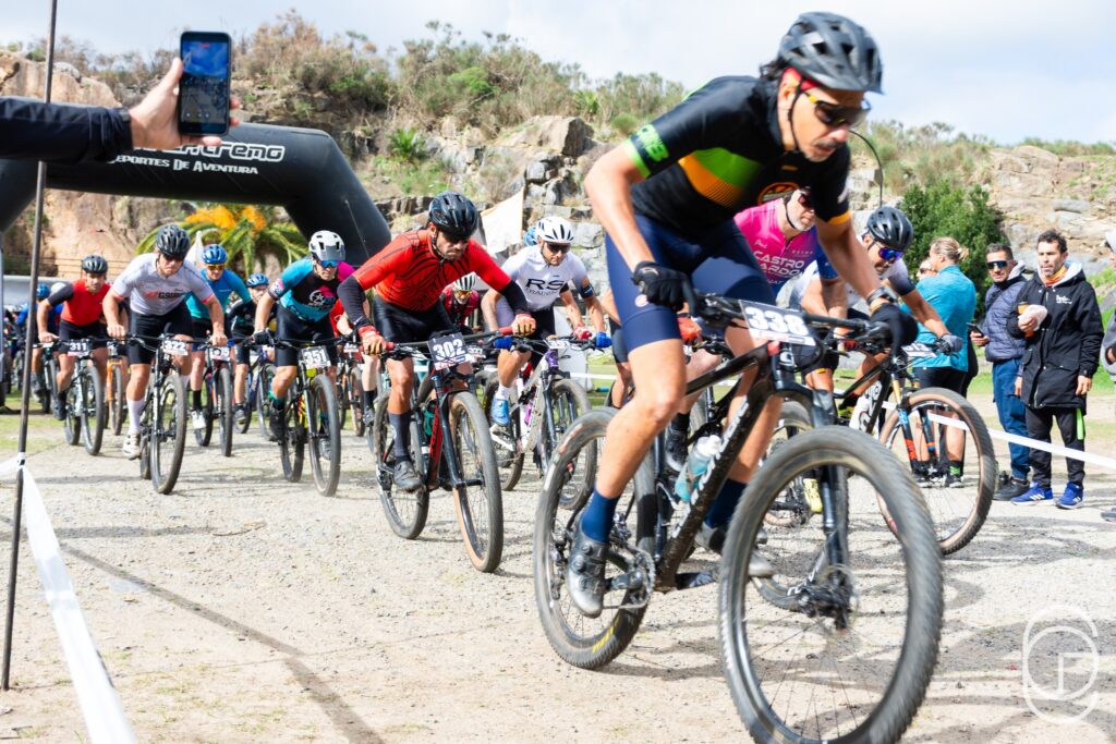 ESPECTÁCULO Y FESTEJO LOCAL EN EL PODIO DEL MOUNTAIN BIKE EN EL CERRO