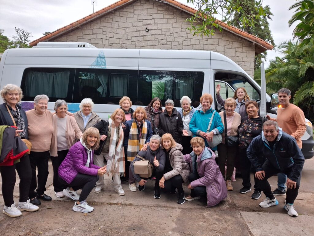 RECONOCIMIENTO Y VIAJE PARA ADULTOS MAYORES CON DESTACADA PARTICIPACIÓN