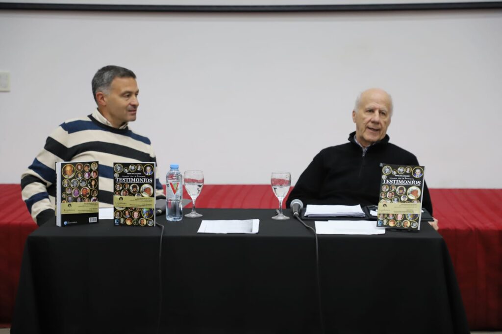OSVALDO LOGARES PRESENTÓ SU LIBRO “TESTIMONIOS” EN LA CASA DEL BICENTENARIO