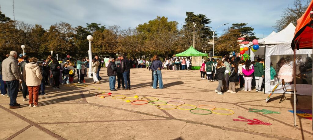 JORNADA PARTICIPATIVA POR LA PREVENCIÓN DEL MALTRATO INFANTIL EN PLAZA LIBERTAD