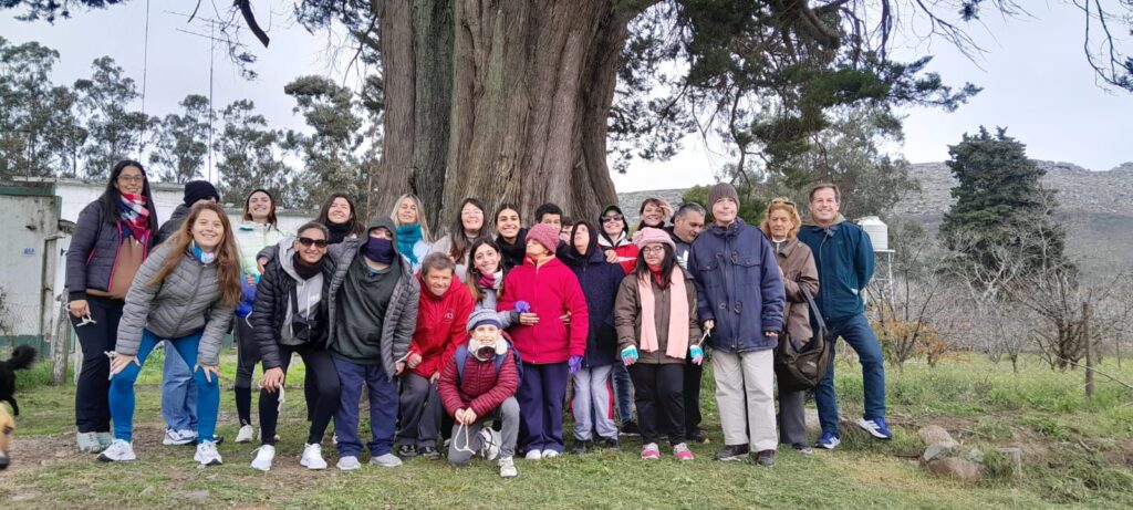 LA CAMINATA INCLUSIVA EN EL GEOPARQUE PUN ANTÜ SE DESARROLLÓ CON UNA DESTACADA PARTICIPACIÓN