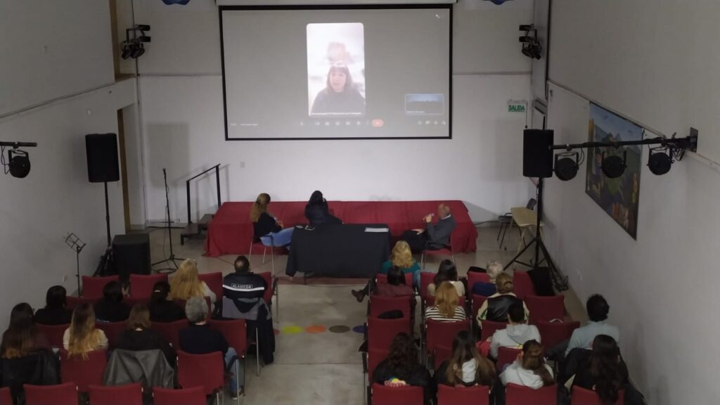 MARÍA ELENA DELGADO: MAMÁ DE SOFÍA HERRERA, PARTICIPÓ DE UNA CHARLA ABIERTA