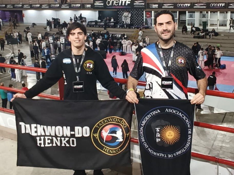 ALE Y CORRAL LOGRARON MEDALLA EN TAEKWON-DO ITF