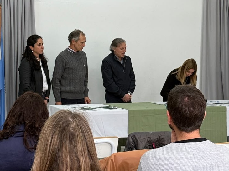 FIRMA DE CONVENIO DEL MUNICIPIO CON EL COLEGIO DE INGENIEROS AGRÓNOMOS Y FORESTALES DE LA PROVINCIA DE BUENOS AIRES (CIAFBA)