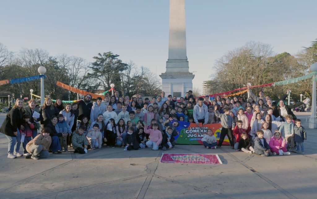 LA APERTURA DEL “MES DE LAS INFANCIAS” REUNIÓ A MUCHAS FAMILIAS EN UNA TARDE LLENA DE JUEGO Y ENCUENTRO