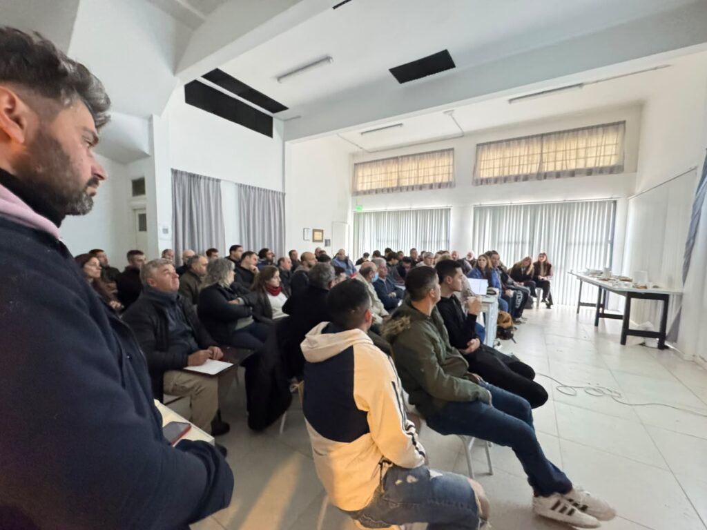 JORNADA TÉCNICA APÍCOLA REUNIÓ A PRODUCTORES Y REFERENTES DEL SECTOR