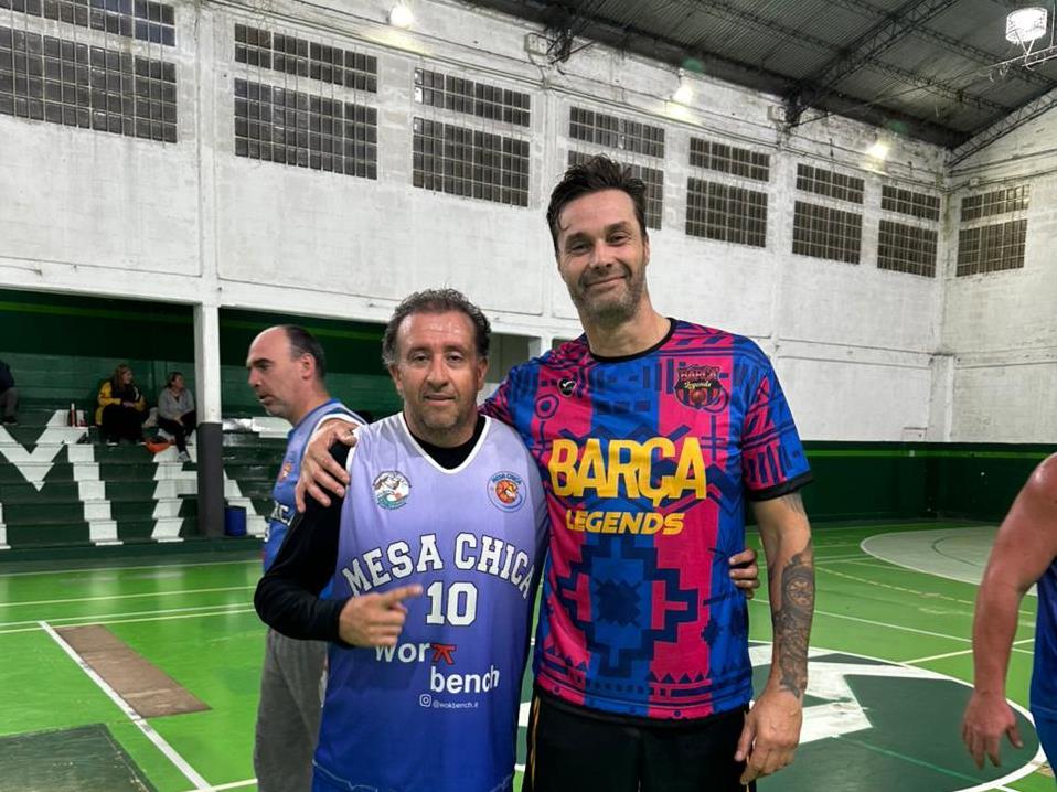 BÁSQUET: CAYERON FERRO +40 Y MESA CHICA