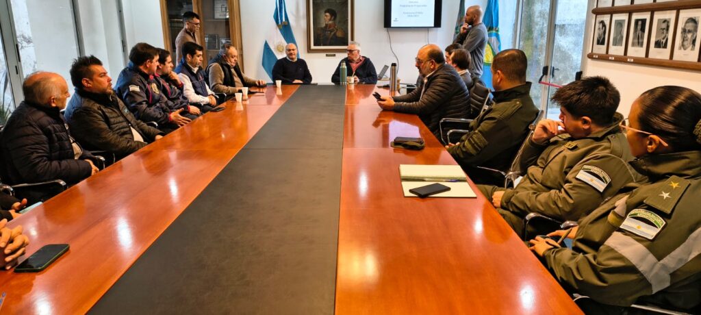 EL MUNICIPIO REUNIÓ A DISTINTOS ORGANISMOS PARA FORTALECER LA PREVENCIÓN ANTE POSIBLES EVENTOS CLIMÁTICOS