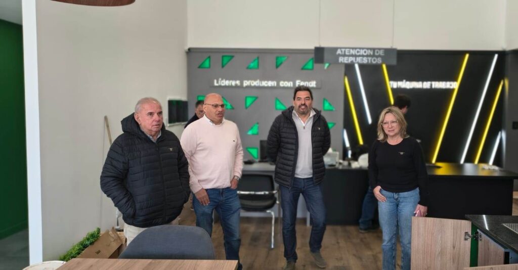 REINO VISITÓ LAS RENOVADAS INSTALACIONES DE BALCARCE MAQUINARIAS